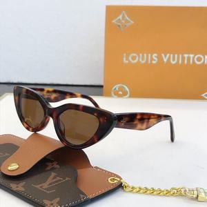 Louis Vuitton Sunglasses 1724
